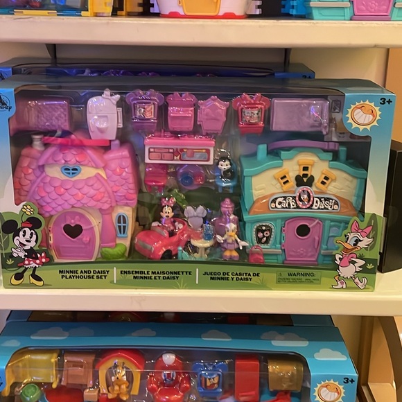Disney Parks Minnie and Daisy Play House Set - Picture 2 of 4